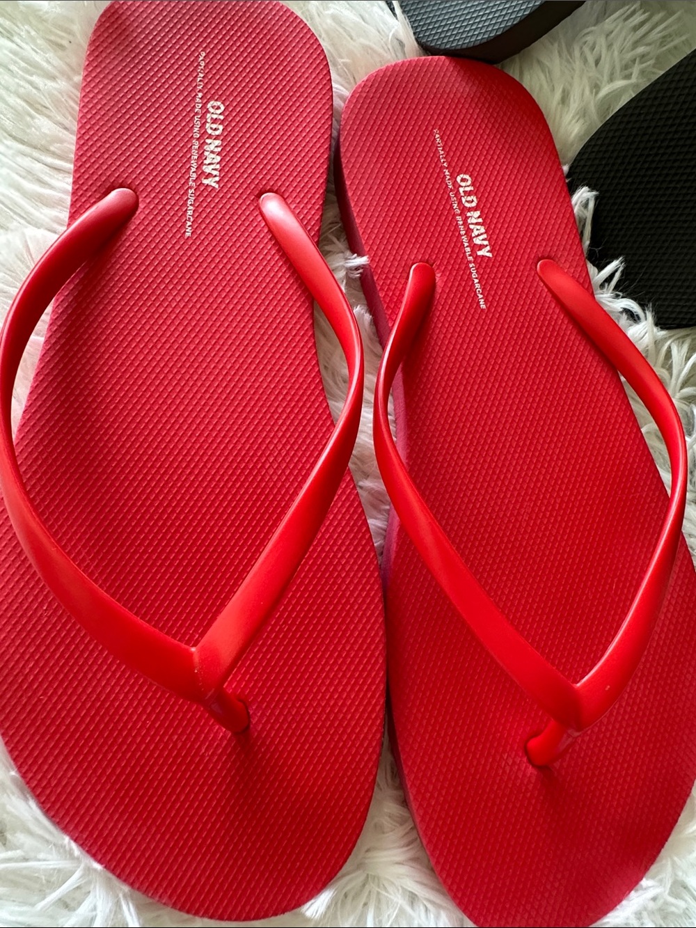 Old Navy Women's Flip Flops - Red, Black, Gray - Picture 4 of 5